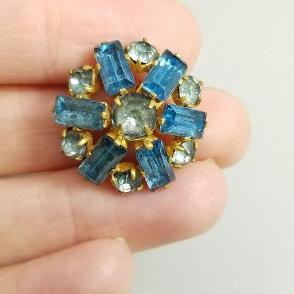 Vintage Little Blue Rhinestone Cluster Brooch, Starburst Radiant Snowflake - Picture 5 of 6